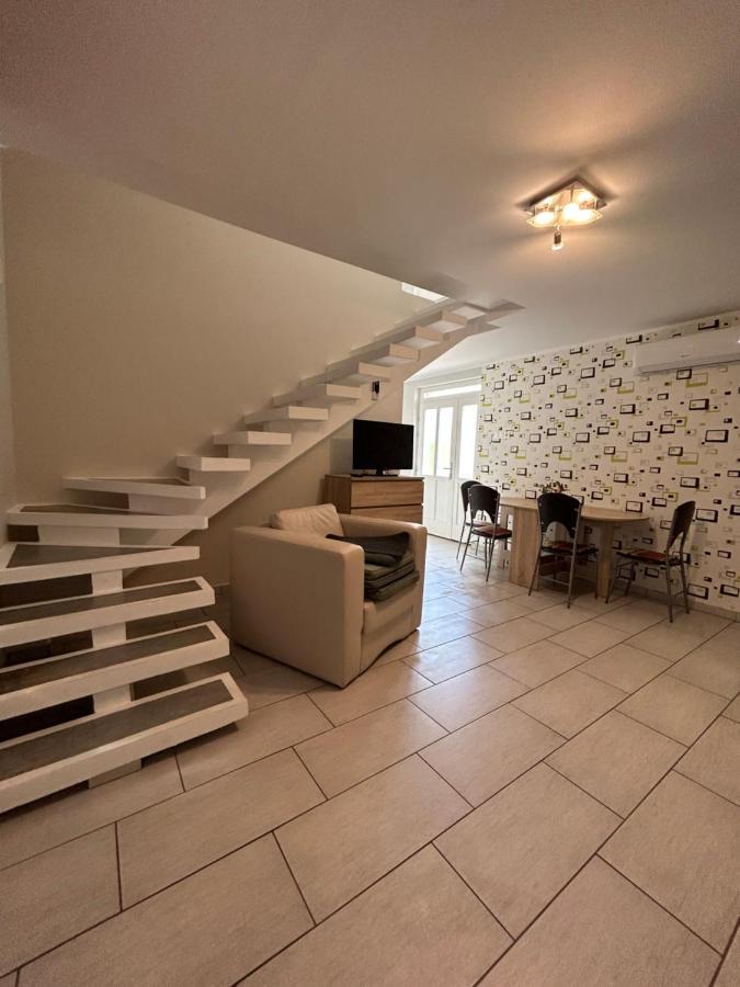 Babzsi Nyaralo Villa Vonyarcvashegy Exterior foto